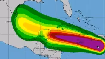 huracán beryl nhc parte