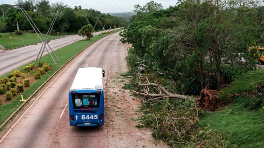 Lanzan medidas para La Habana ante cercanía de ciclón Beryl