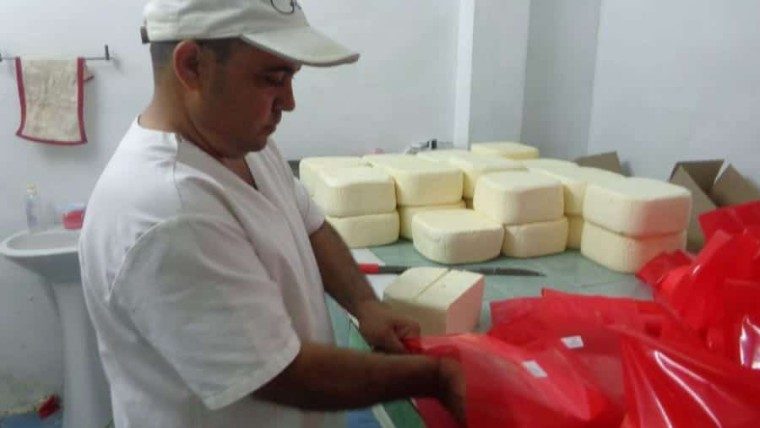 Queso, yogur, mantequilla: polémica en torno a venta de productos lácteos en Cuba