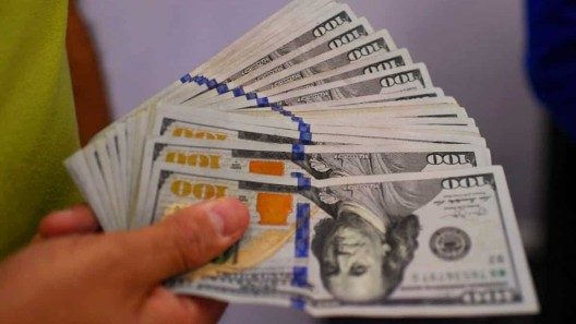 Siguen cayendo el precio del dólar, el euro y la MLC. Tasa de cambio hoy en Cuba