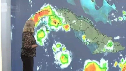 Tormenta local severa con granizo, mucho calor y lluvias: el tiempo en Cuba