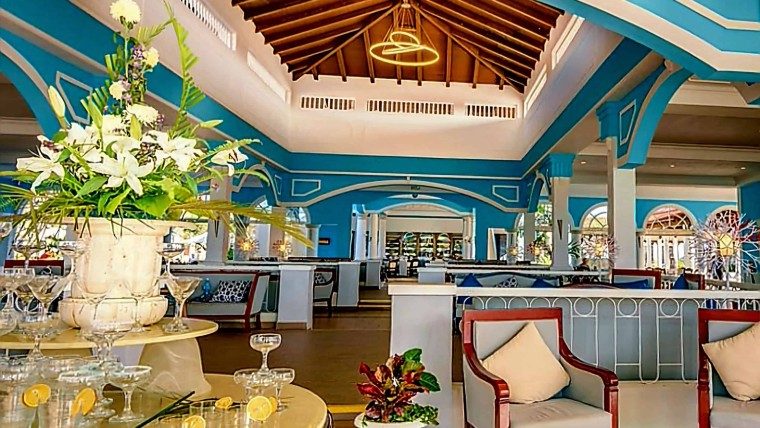 Cubana denuncia el robo de 70 mil pesos en hotel de Villa Clara