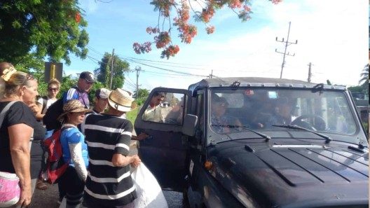 Cuba: suspensión de licencias y multas a choferes que no recojan en puntos de recogida