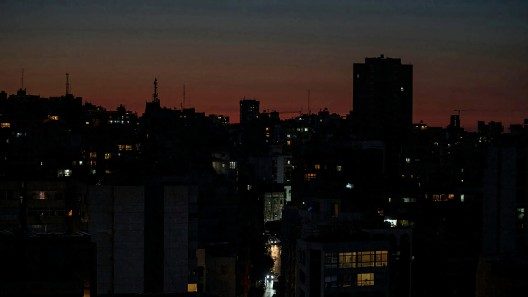 Cuba amanece con más de 1,000 MW de déficit eléctrico y apagones prolongados