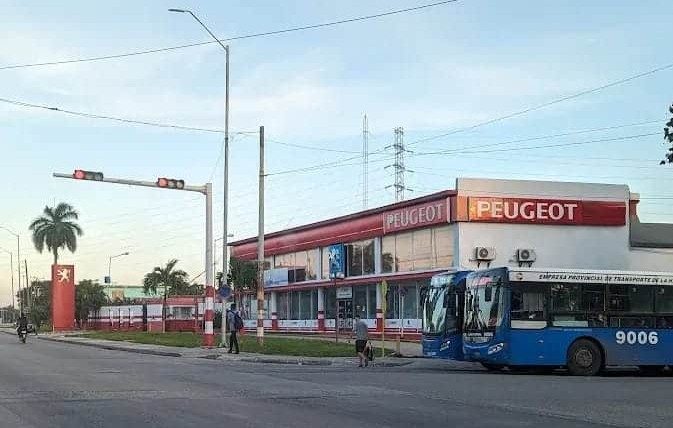 Venta de autos en Cuba: gobierno abre la puerta a concesionarias extranjeras