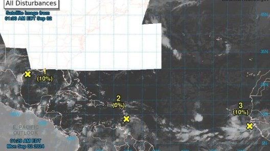 Aviso del Centro Nacional de Huracanes: vigila tres sistemas tropicales 