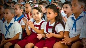 Inicia hoy el curso escolar en Cuba con un déficit de 24.000 profesores