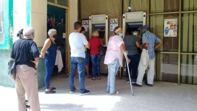 Restricciones en extracción de efectivo: el Banco Central de Cuba responde en entrevista oficial