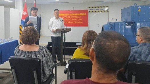 UNE recibe generadores eléctricos chinos: se beneficiarán solo dos provincias
