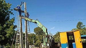 Accidente laboral en Cienfuegos deja un liniero muerto y otro grave