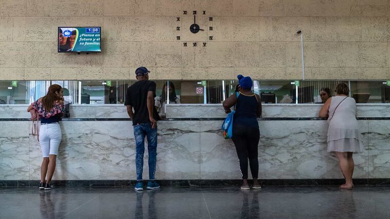 Críticas a nueva medida del Banco Metropolitano: «¿Es un chiste, no?»