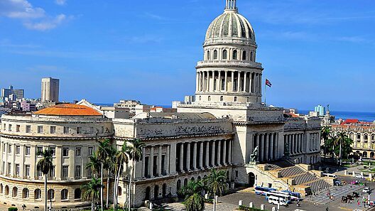 Gobierno Cubano extiende medidas laborales y docentes hasta el 27 de octubre 
