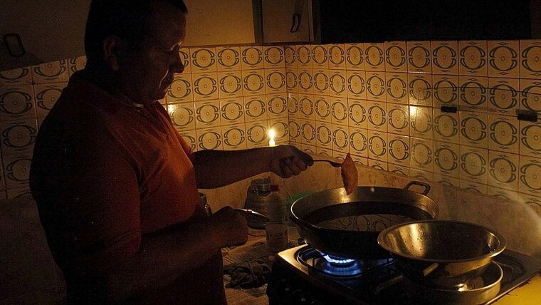 Hoy será un día de largos apagones en Cuba: Apagarán unos 1600 MW durante la noche