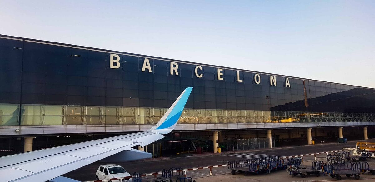 nuevos vuelos barcelona santa clara