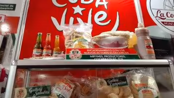 Cubanos denuncian que el dólar baja, pero los precios no