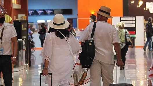 Si viajas de Miami a Cuba con dólares en efectivo la Aduana actualiza esta información