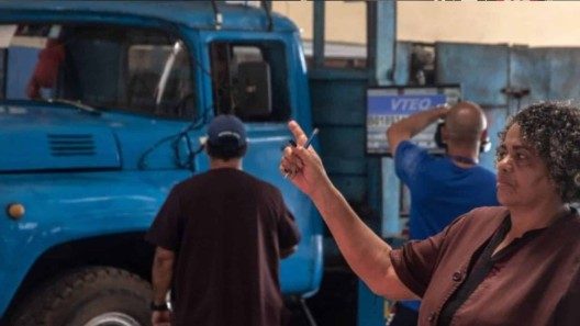 Postergan inicio de la revisión técnica de vehículos armados por partes y piezas en Cuba