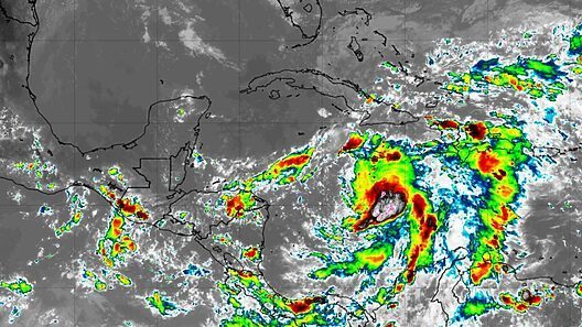 Aviso de Ciclón Tropical de Meteorología de Cuba: «Rafael se intensifica»