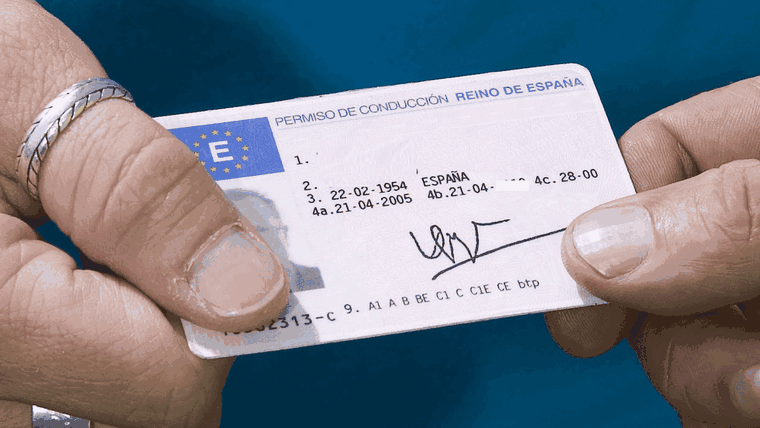 Cómo sacar el carnet de conducir en España siendo cubano: experiencia e información oficial