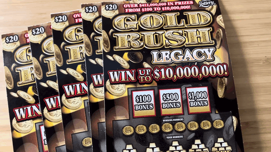 Residente de Hialeah gana un millón de dólares con un raspadito