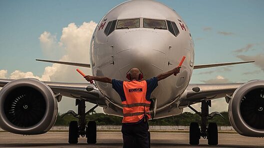 Cuba “resuelve” crisis de combustible aéreo y garantiza operaciones durante las fiestas
