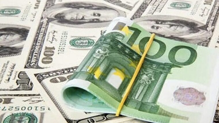 El dólar registra una caída en el mercado informal de Cuba