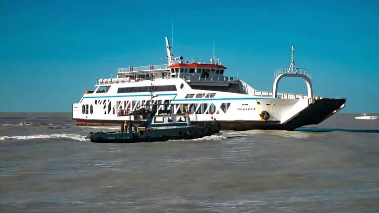 Suspensiones y reorganización en los servicios marítimos en Cuba