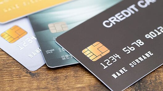 La deuda de tarjetas de crédito en EE. UU. alcanza niveles récords