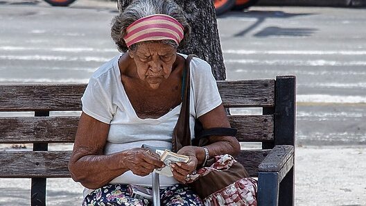 Reorganizan el cobro de pensiones: así quedaron los grupos por año de nacimiento