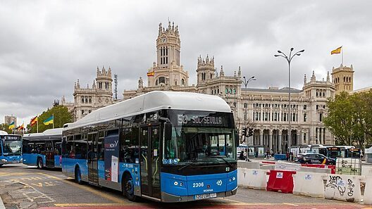 Si vives en España podrás reagrupar a tu familia mucho más fácil en 2025
