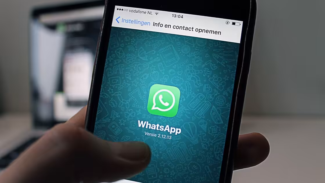 Tu amigo puede no ser quien te escribe: nueva estafa por WhatsApp en Cuba