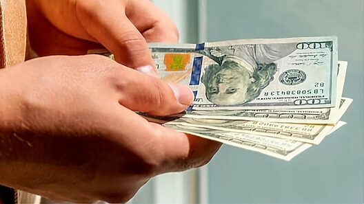 Suben las divisas en Cuba: el euro rompe récord y el dólar se acerca a los 500