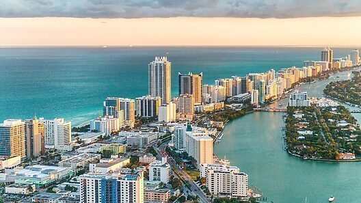 Vivir en Estados Unidos: nuevas facilidades para la naturalización en Florida