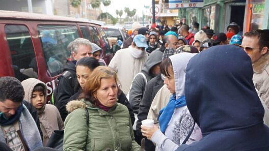 «No gasten miles de dólares en ser deportados», advierten a cubanos en México
