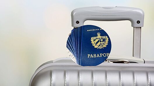 Casi 30 países permiten la entrada sin visa a cubanos en 2025: ¿Cuáles son?