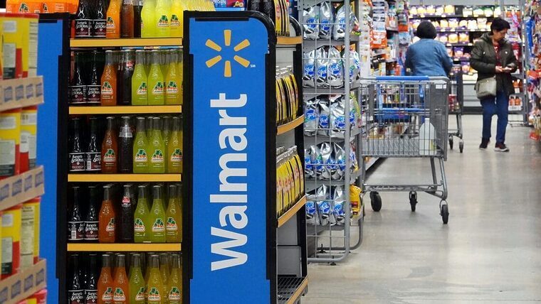 ¿Walmart no necesita a sus clientes latinos? La cadena retira productos hispanos y deja de señalizarlos en sus tiendas