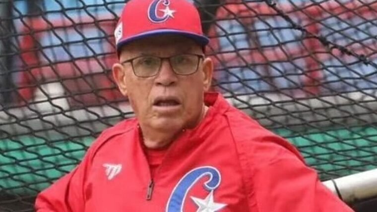 Descartan ictus en Armando Ferrer, director de béisbol en Cuba; sigue hospitalizado