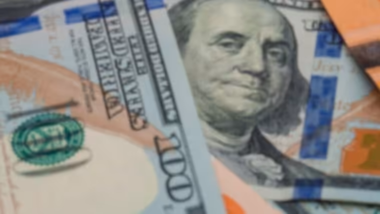 El dólar se desploma en Cuba ante la llegada del huracán Melissa