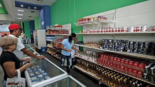 Se abren más tiendas en dólares mientras cierran las de MLC en Cuba