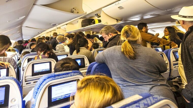 Caos y terror en vuelo con destino a Miami obliga a un aterrizaje de emergencia