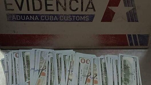 Aduana de Cuba confisca 30 mil dólares falsos provenientes de EEUU