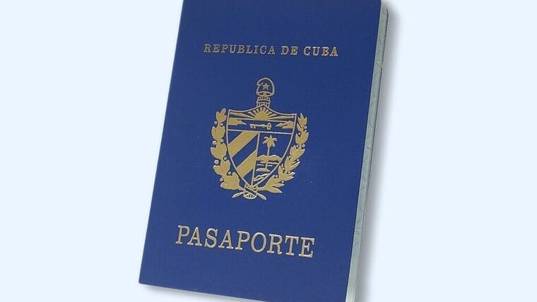 Cubanos en el exterior tienen menos de un mes para renovar su pasaporte y poder entrar a Cuba