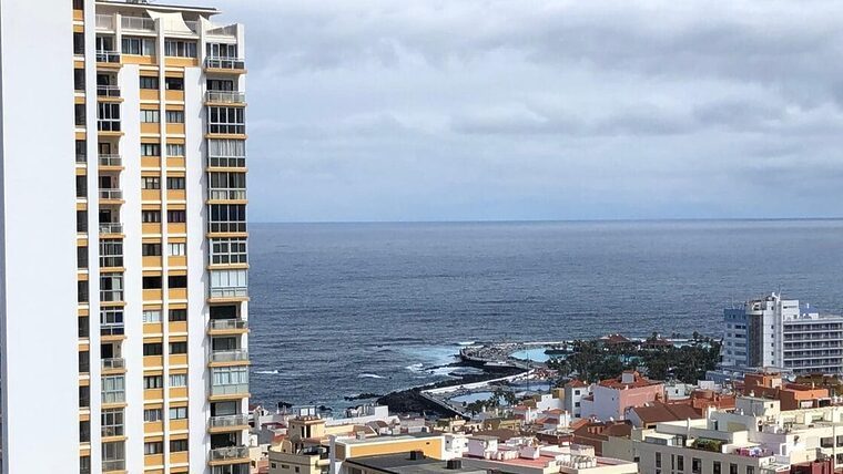 Cada vez más cubanos en Canarias, pero alquilar es misión imposible