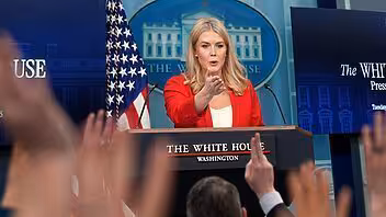 Casa Blanca reitera que todos los inmigrantes con parole son ilegales y serán expulsados si no se autodeportan ellos mismos