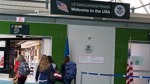 Interrogan a cubana en EEUU por viajar a Cuba: abogado opina sobre el caso