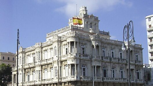 Ley de Nietos: solución a las demoras de años en el Consulado de España en La Habana