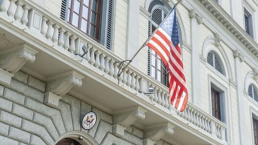 Trump cerrará varios consulados de Estados Unidos en el extranjero: estas serían algunas