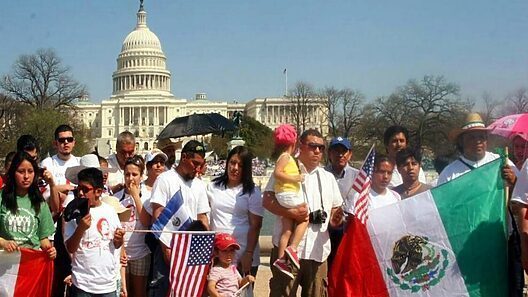 Trump anuncia una medida que entra en vigor mañana mismo y que afecta principalmente a los mexicanos