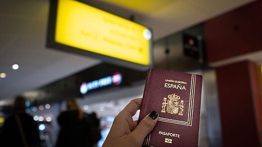 Puedes perder la nacionalidad española: «Es más fácil de lo que crees»