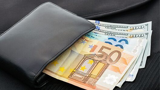 Aumenta el precio del dólar y el euro en Cuba hoy.